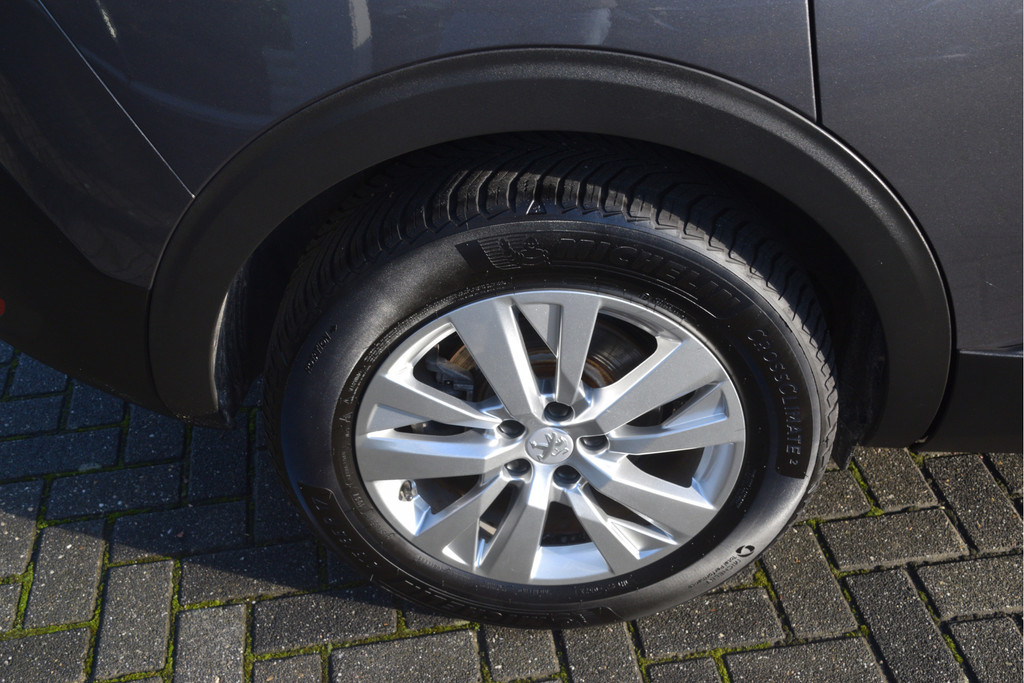 Peugeot 5008 (S806FD) met abonnement