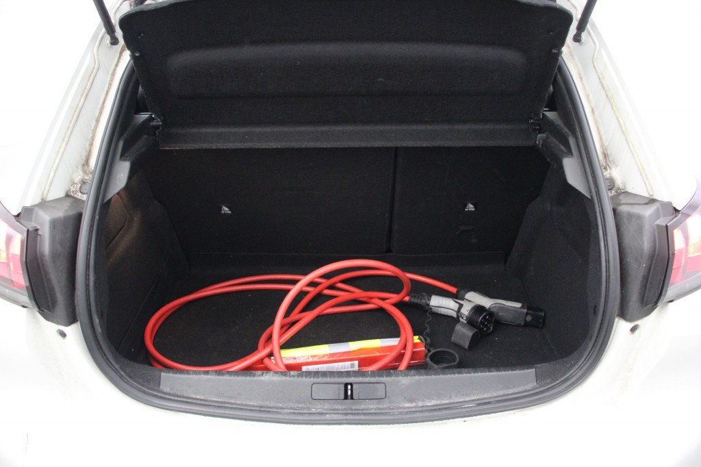 Peugeot e-208 (N481JG) met abonnement