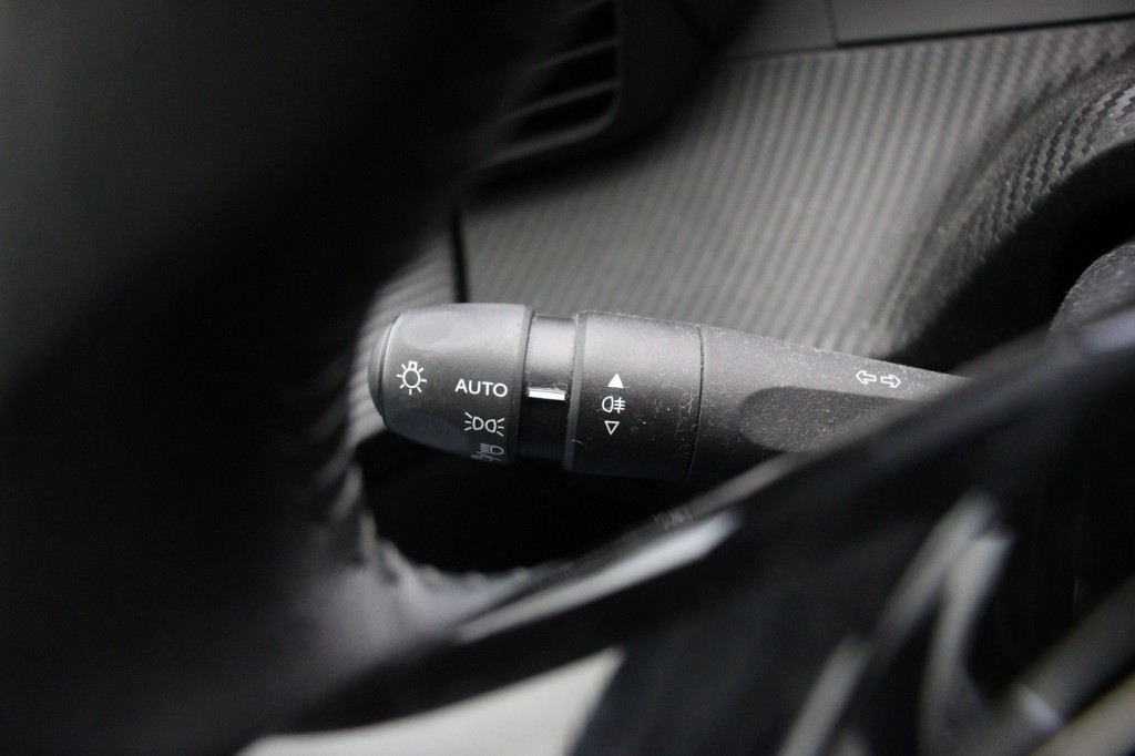 Peugeot e-208 (N481JG) met abonnement