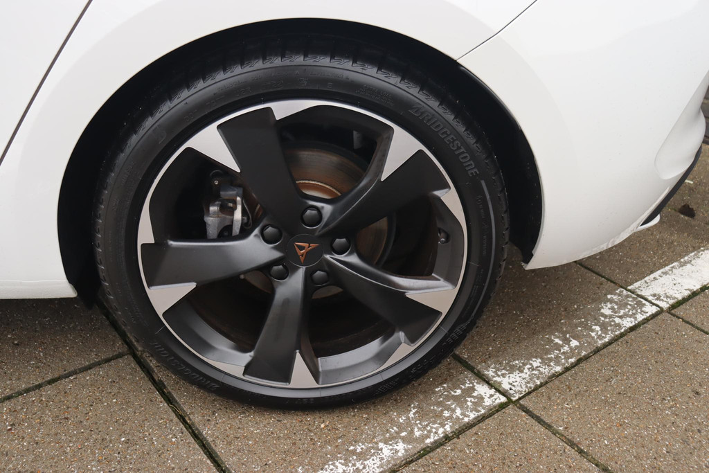 CUPRA Leon (JLT70H) met abonnement