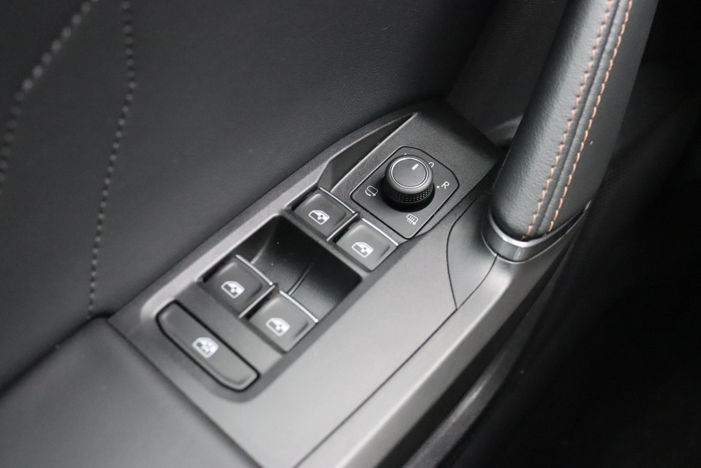 CUPRA Leon (JLT70H) met abonnement