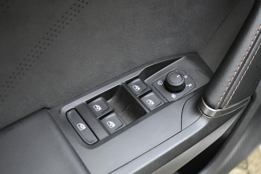 CUPRA Leon (JLX33D) met abonnement