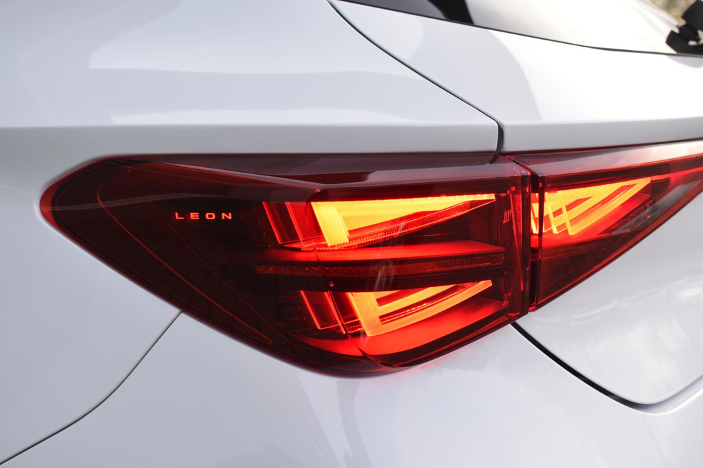 CUPRA Leon (JLX33D) met abonnement