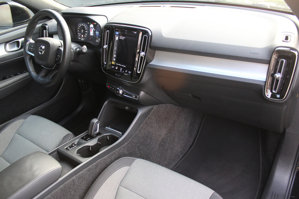 Volvo XC40 (J017TX) met abonnement