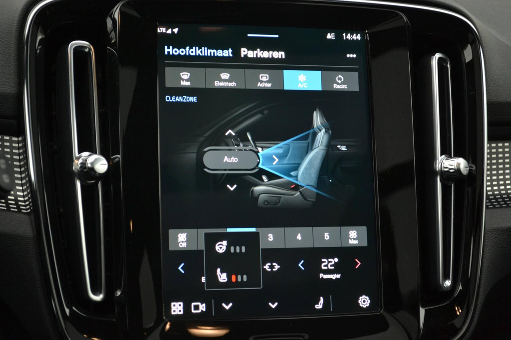 Volvo XC40 (J117ZG) met abonnement