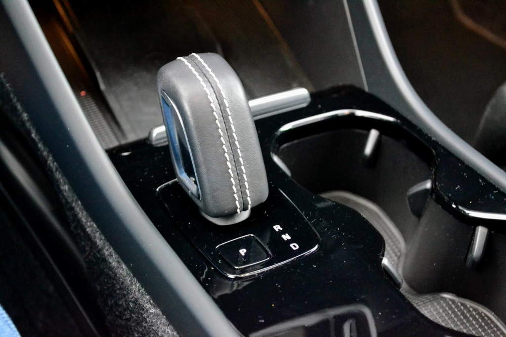 Volvo XC40 (J117ZG) met abonnement