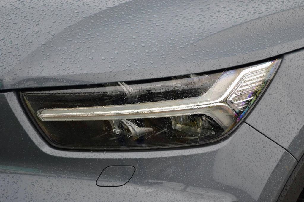 Volvo XC40 (J117ZG) met abonnement