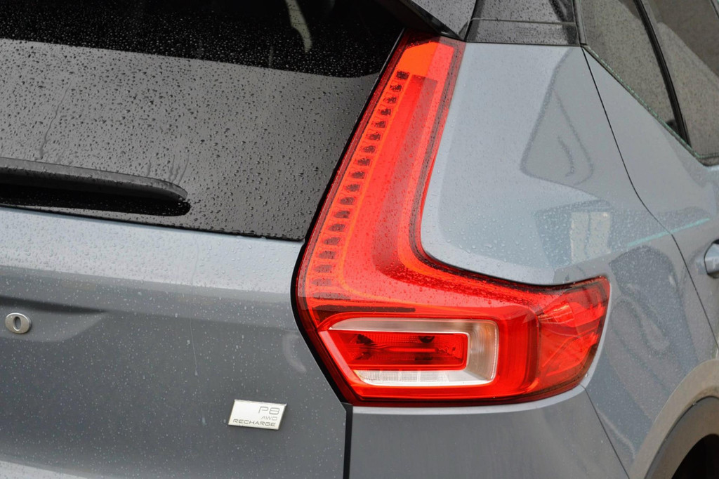 Volvo XC40 (J117ZG) met abonnement