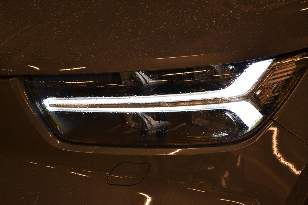 Volvo XC40 (J117ZG) met abonnement