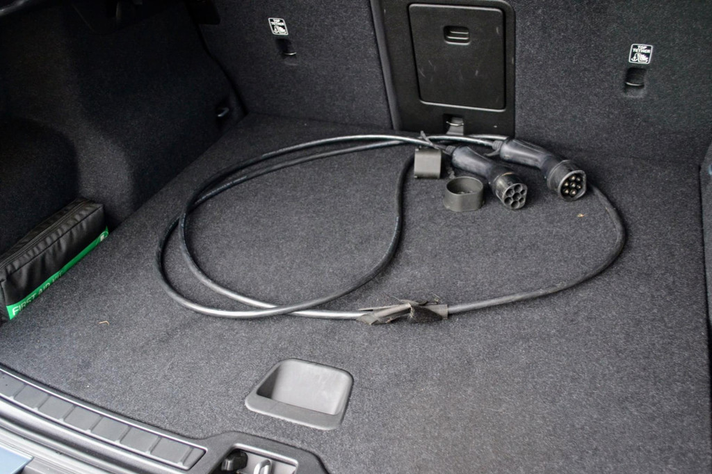 Volvo XC40 (J117ZG) met abonnement