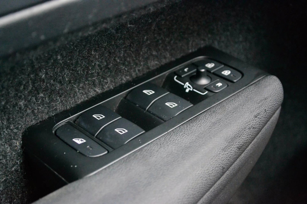 Volvo XC40 (J117ZG) met abonnement