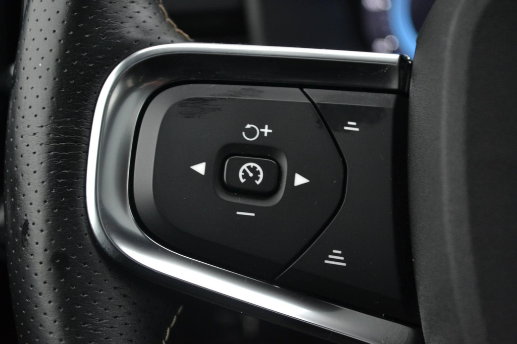 Volvo XC40 (J117ZG) met abonnement