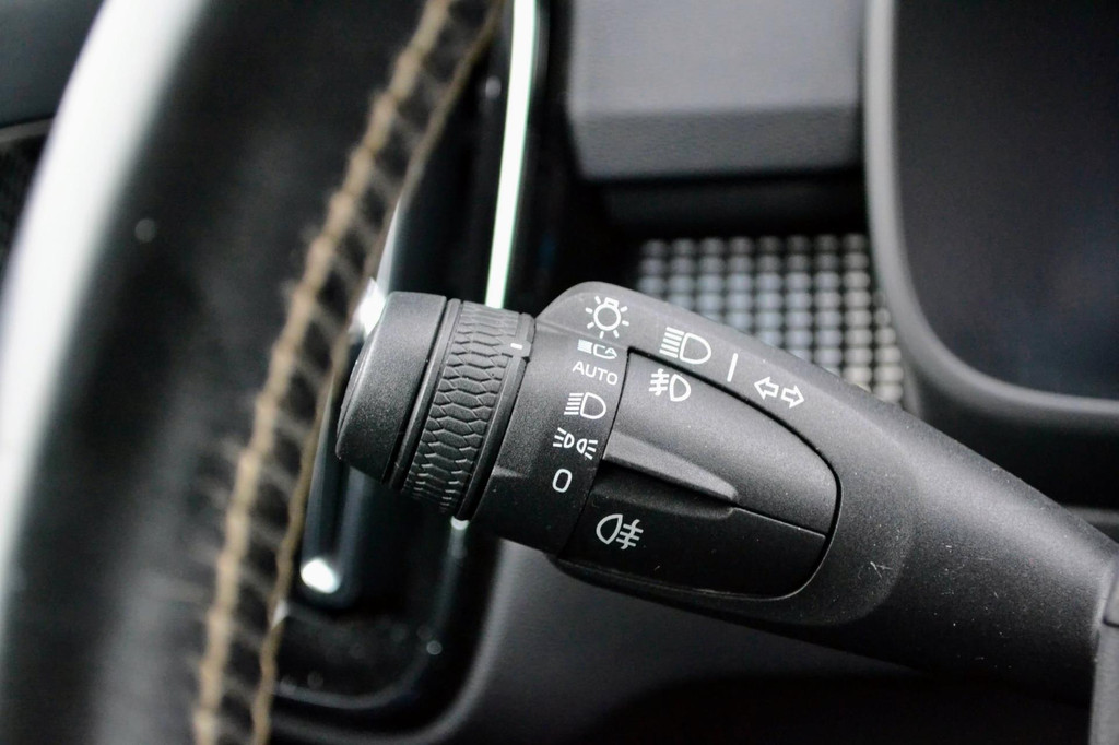 Volvo XC40 (J117ZG) met abonnement