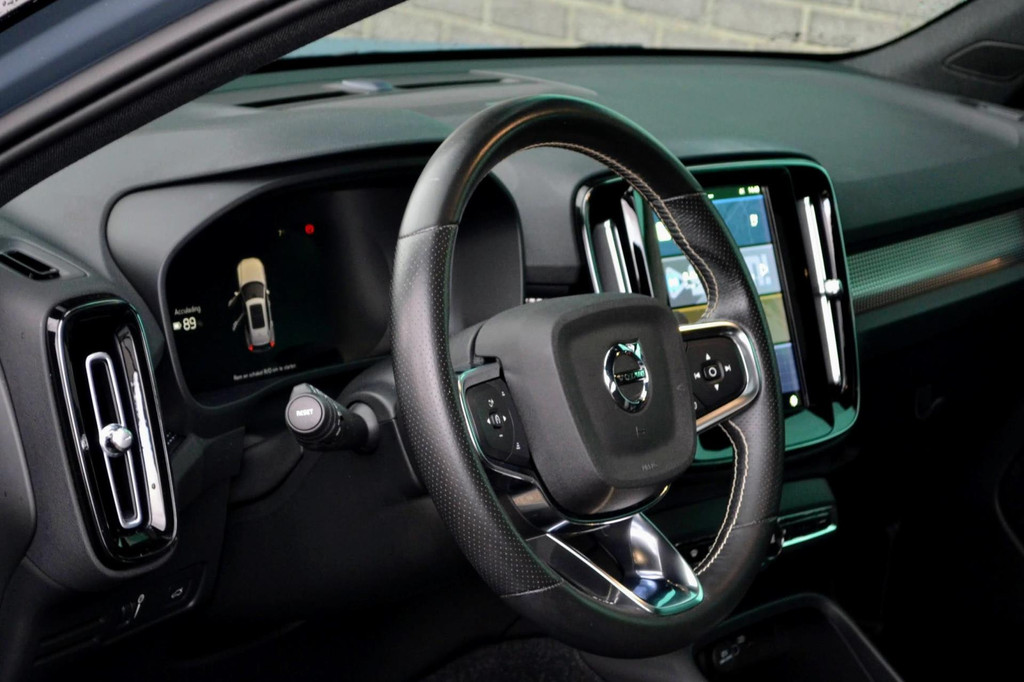 Volvo XC40 (J117ZG) met abonnement