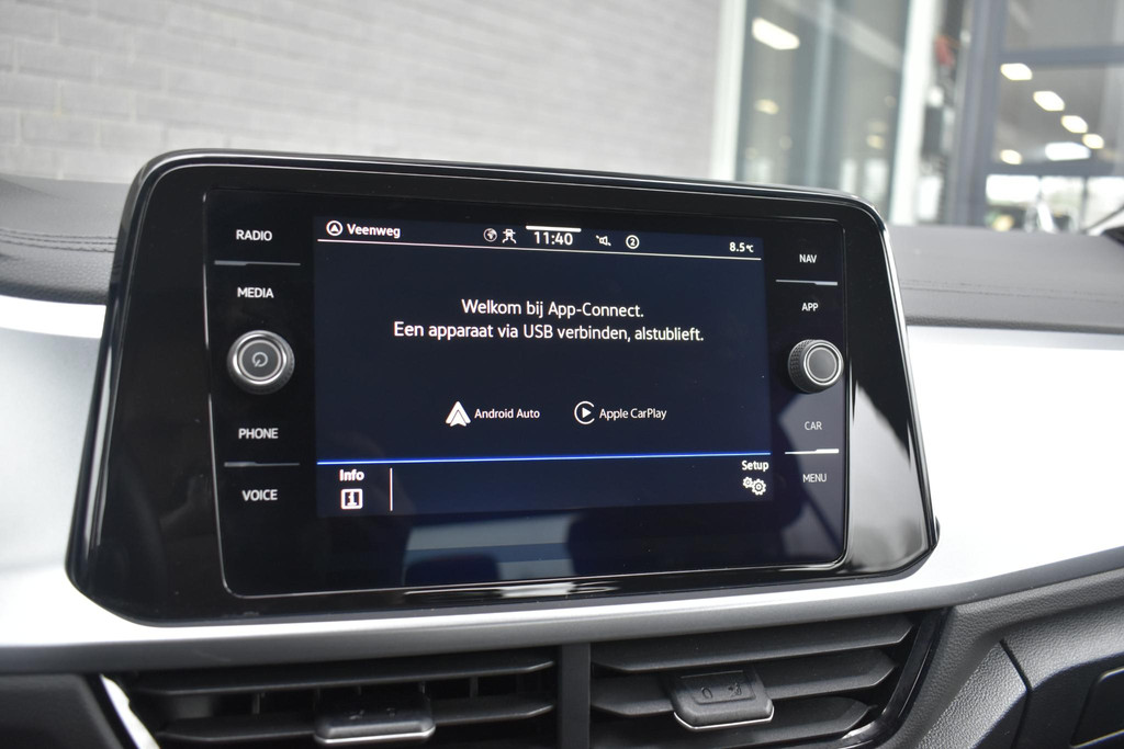 Volkswagen T-Roc (T976TH) met abonnement