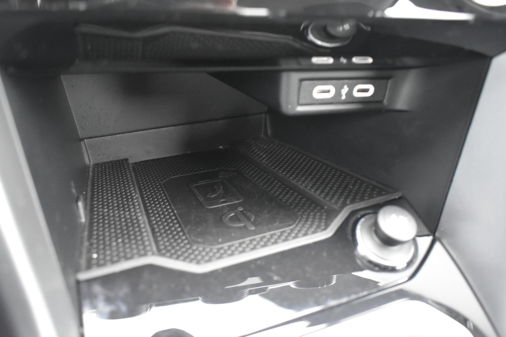 Volkswagen T-Roc (T976TH) met abonnement