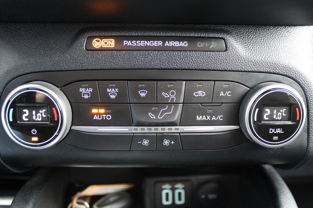 Ford Kuga (K876SV) met abonnement