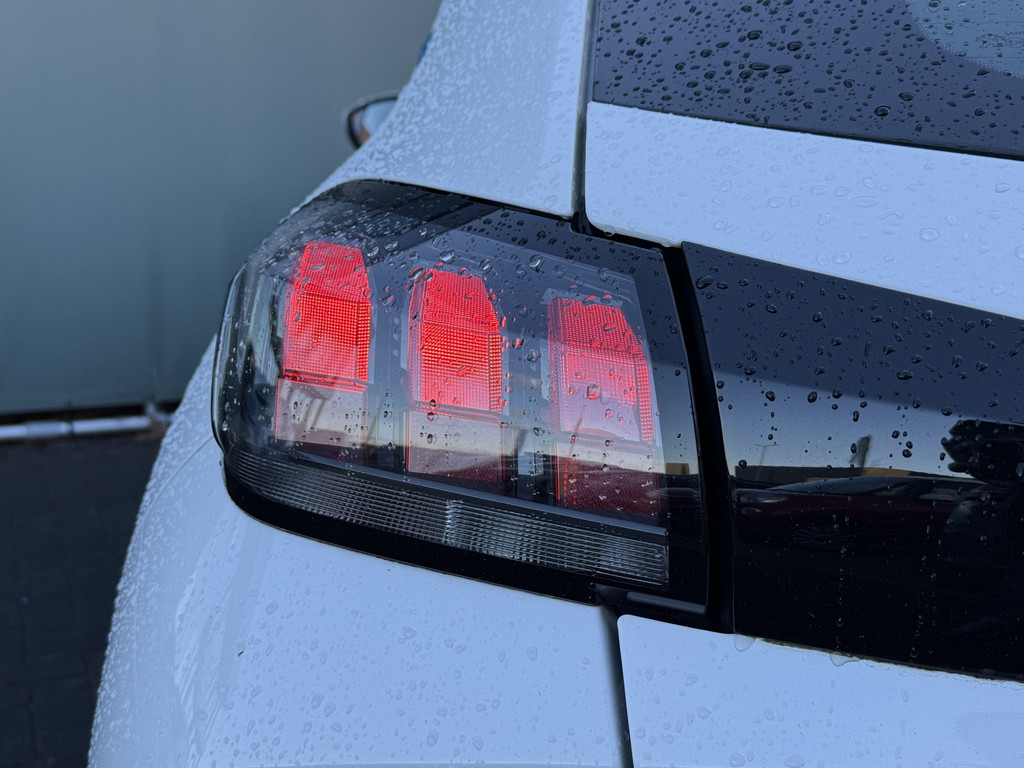 Peugeot e-208 (N311HR) met abonnement