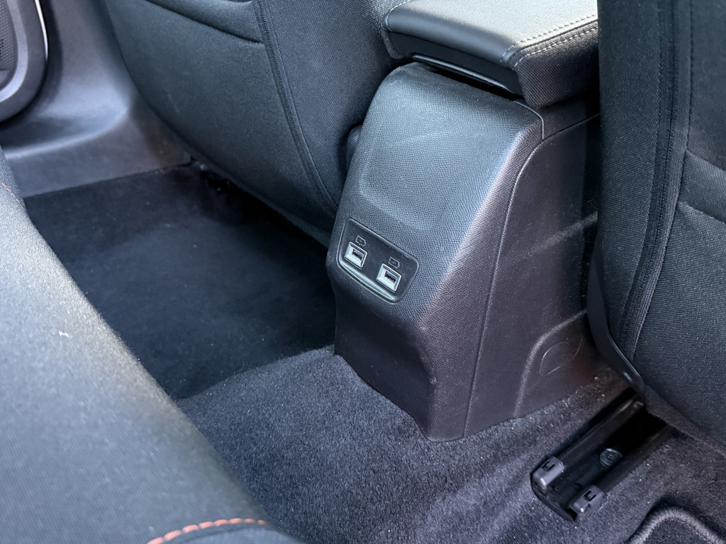 Peugeot e-208 (N311HR) met abonnement