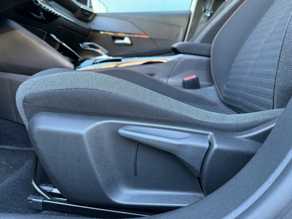 Peugeot e-208 (N311HR) met abonnement