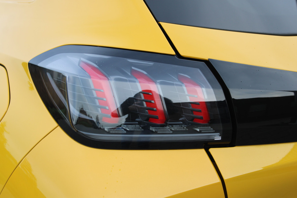 Peugeot e-208 (S710JN) met abonnement