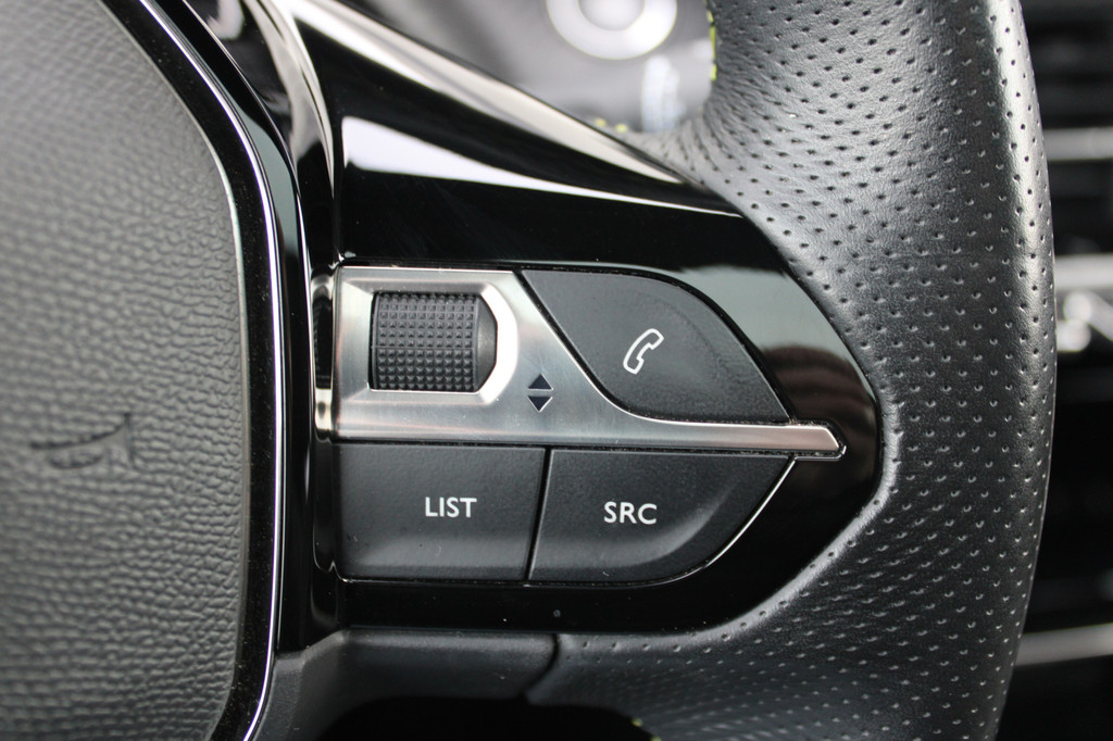 Peugeot e-208 (S710JN) met abonnement