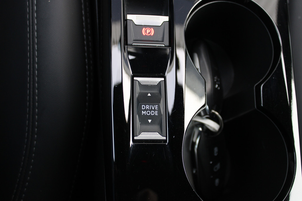 Peugeot e-208 (S710JN) met abonnement