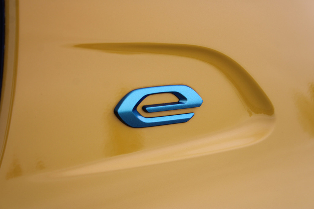 Peugeot e-208 (S710JN) met abonnement