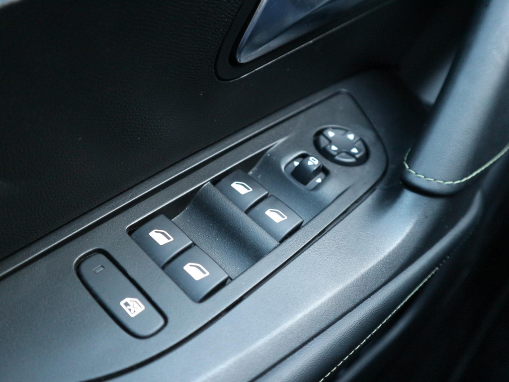 Peugeot 2008 (J301PS) met abonnement