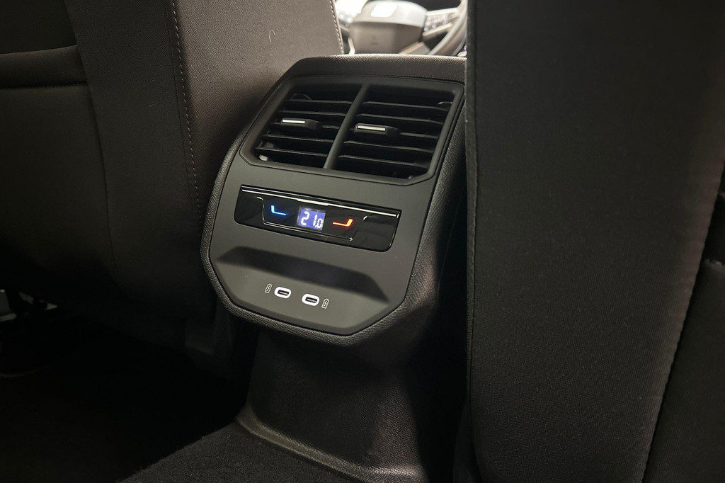 Seat Leon (GZX76K) met abonnement