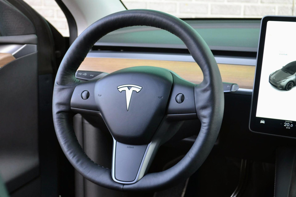 Tesla Model Y (L703ZS) met abonnement
