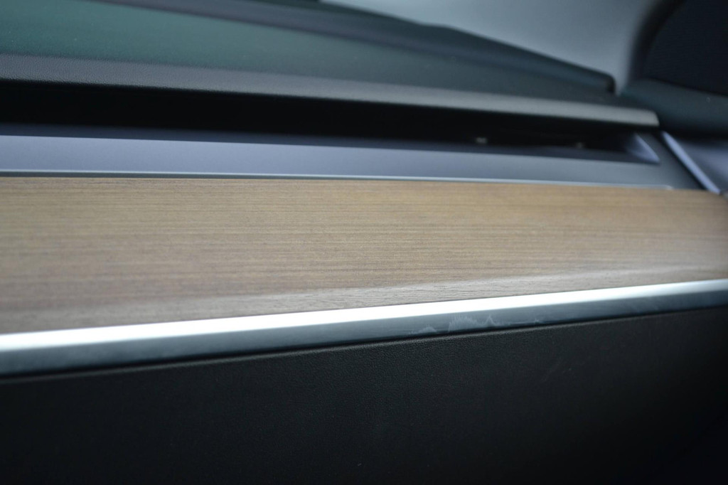 Tesla Model Y (L703ZS) met abonnement