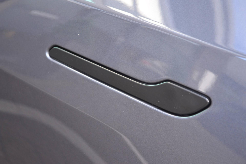 Tesla Model Y (L703ZS) met abonnement