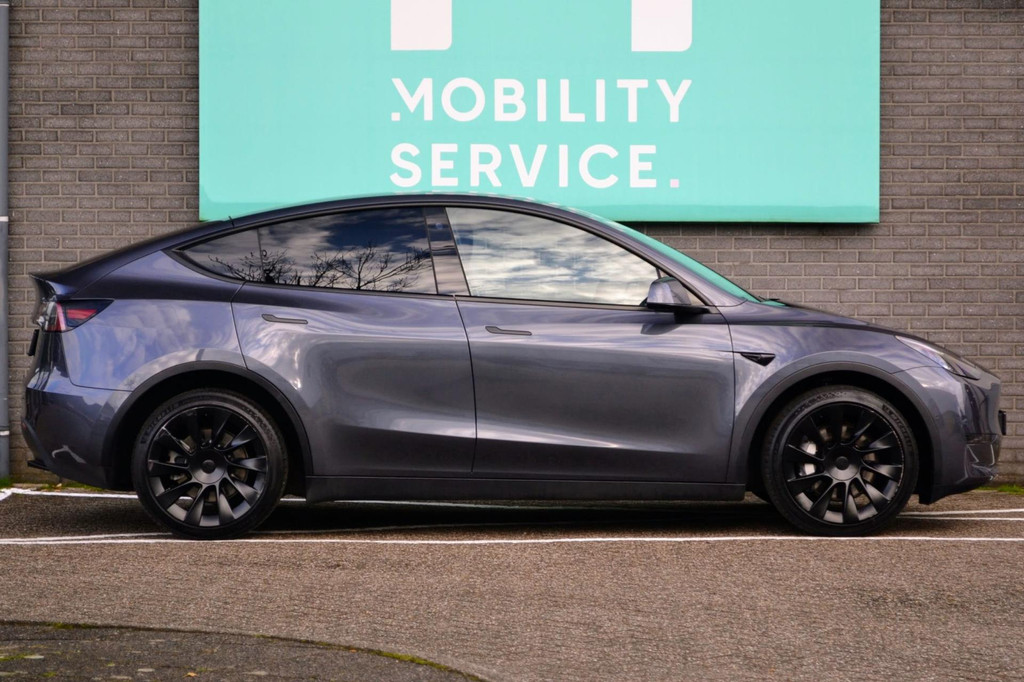 Tesla Model Y (L703ZS) met abonnement