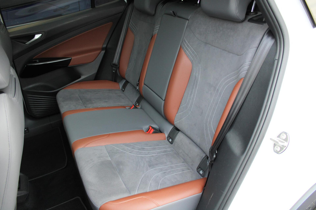 Volkswagen ID.4 (P549PD) met abonnement
