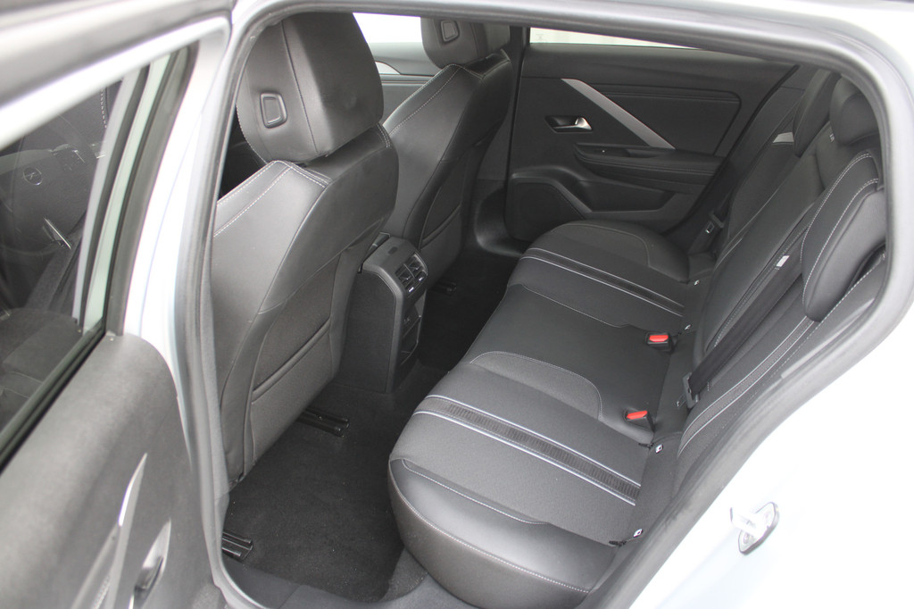 Opel Astra (GGK49T) met abonnement