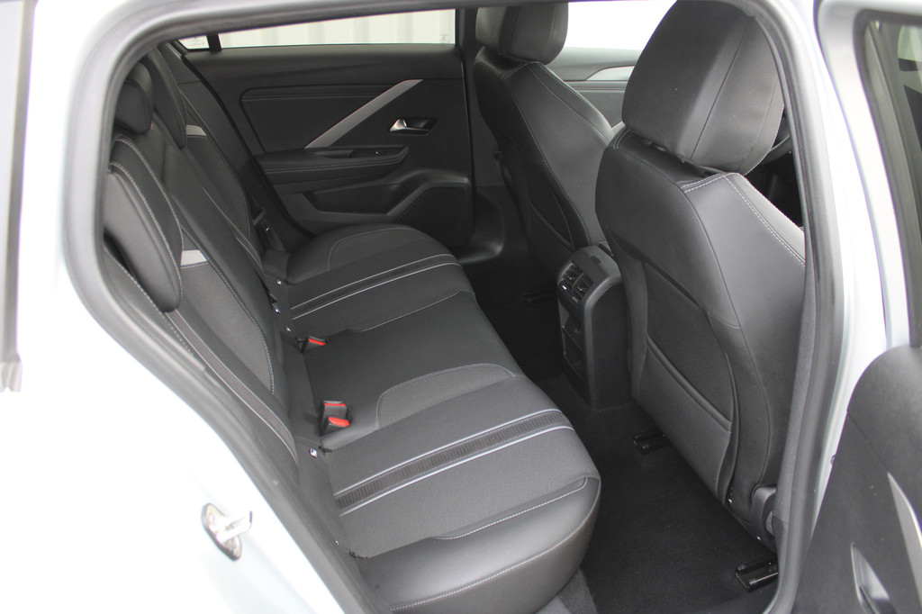 Opel Astra (GGK49T) met abonnement