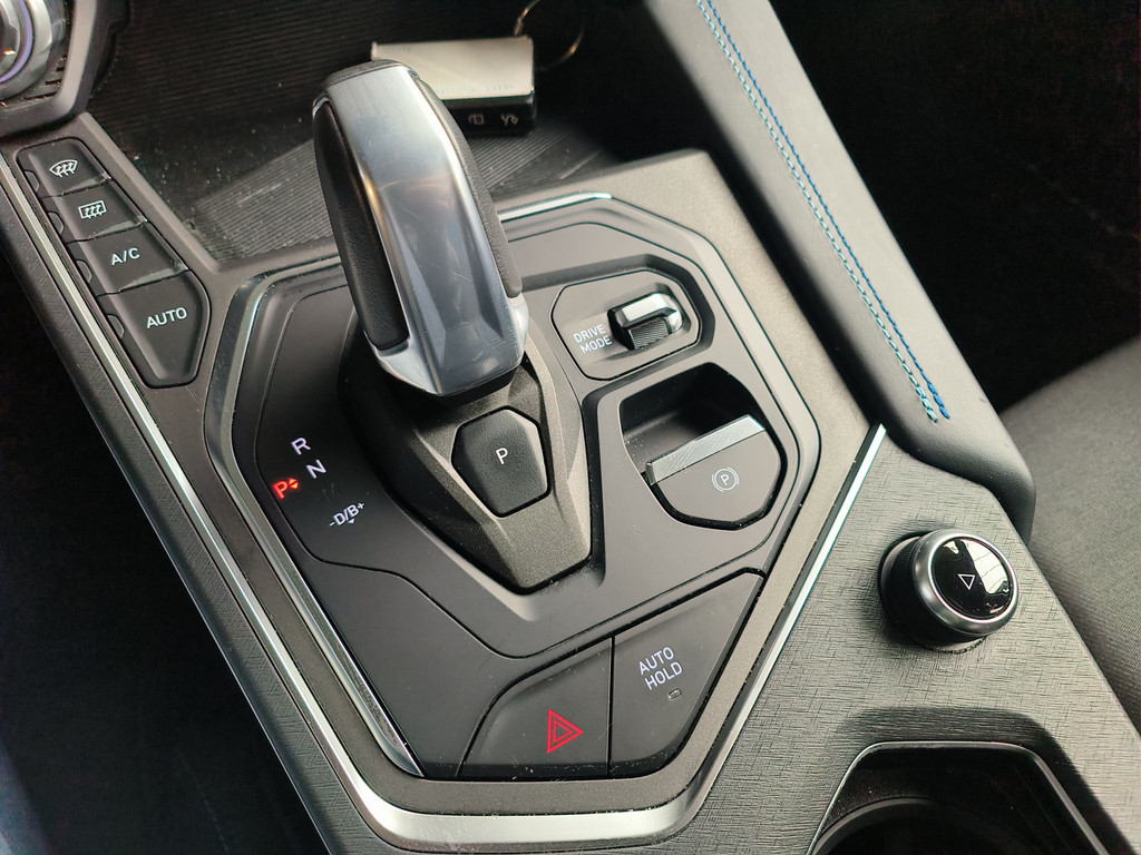 Lynk & Co 01 (HSK24F) met abonnement