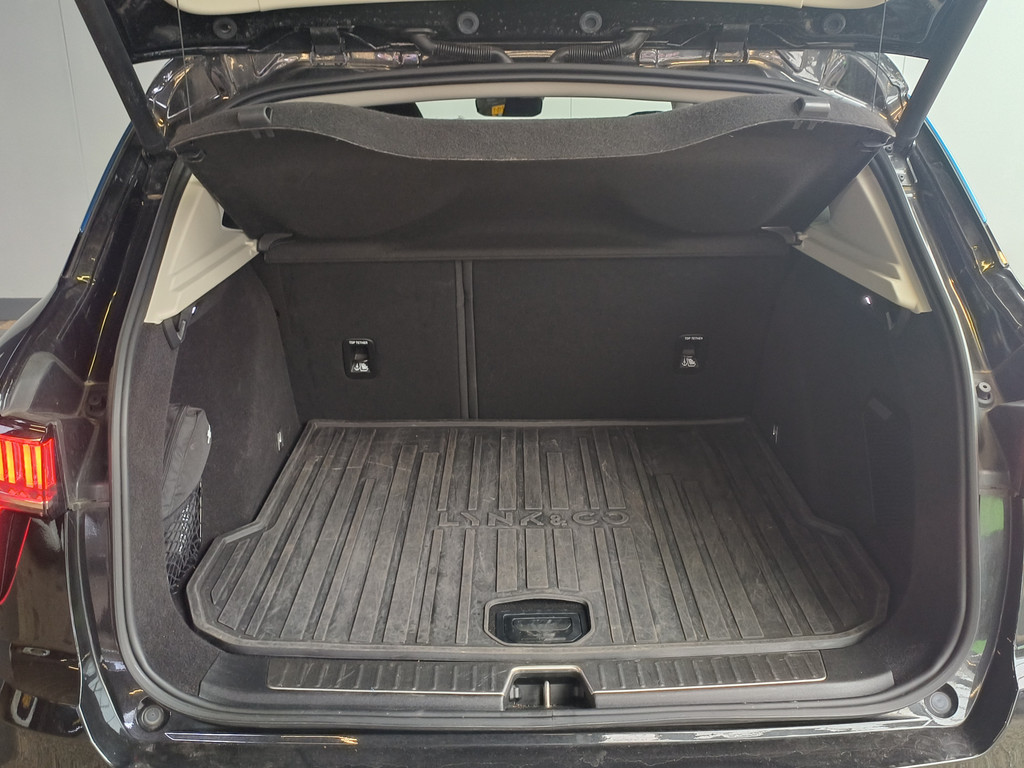 Lynk & Co 01 (HSK24F) met abonnement