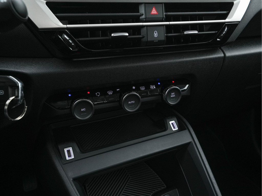 Citroën Ë-C4 (T662LD) met abonnement