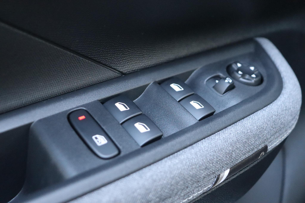 Opel Frontera (JJH46R) met abonnement