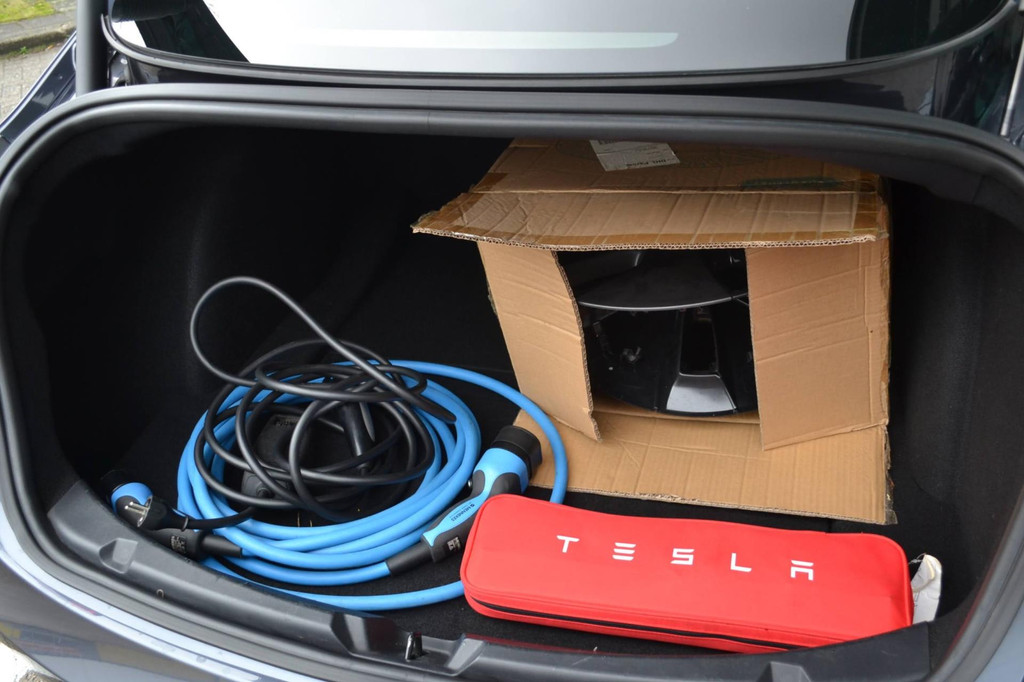 Tesla Model 3 AWD (K843KF) met abonnement