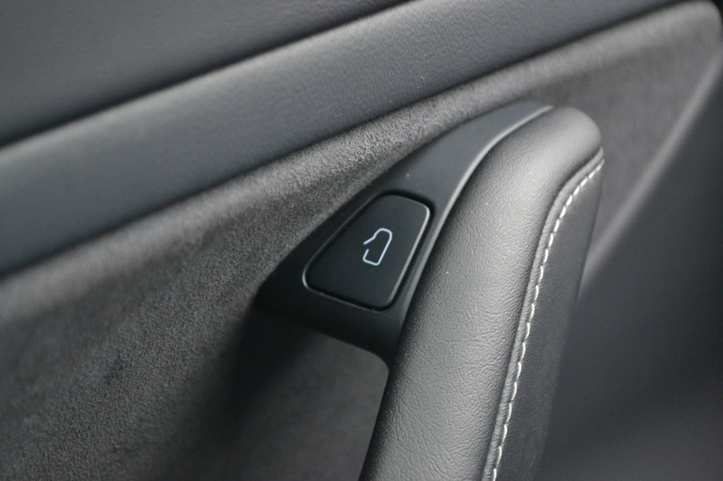 Tesla Model 3 AWD (K843KF) met abonnement