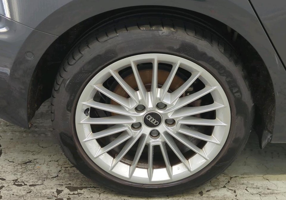 Audi A3 (K224ZH) met abonnement