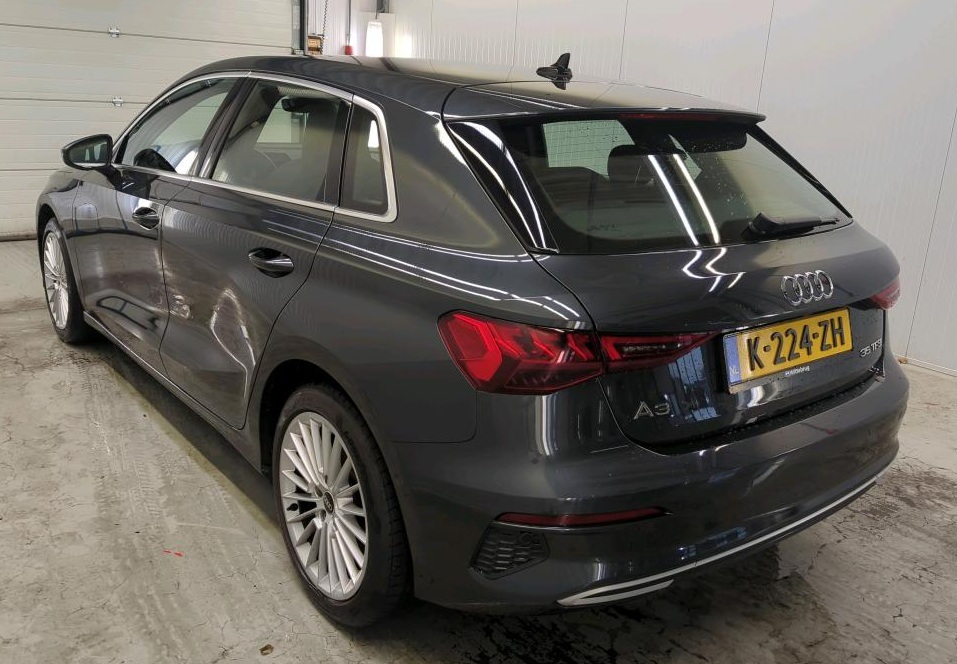 Audi A3 (K224ZH) met abonnement