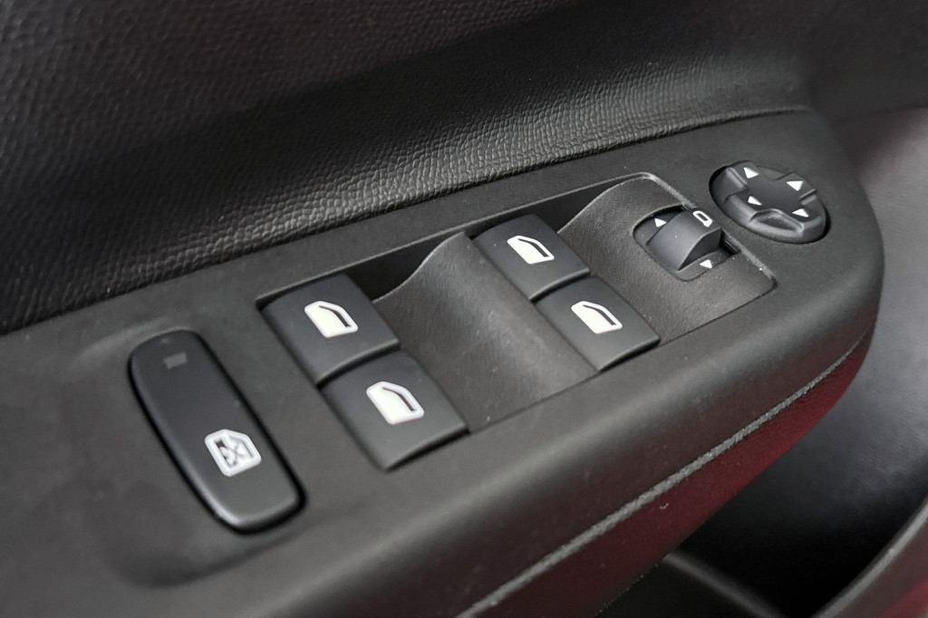 Opel CORSA-E (HDP28Z) met abonnement