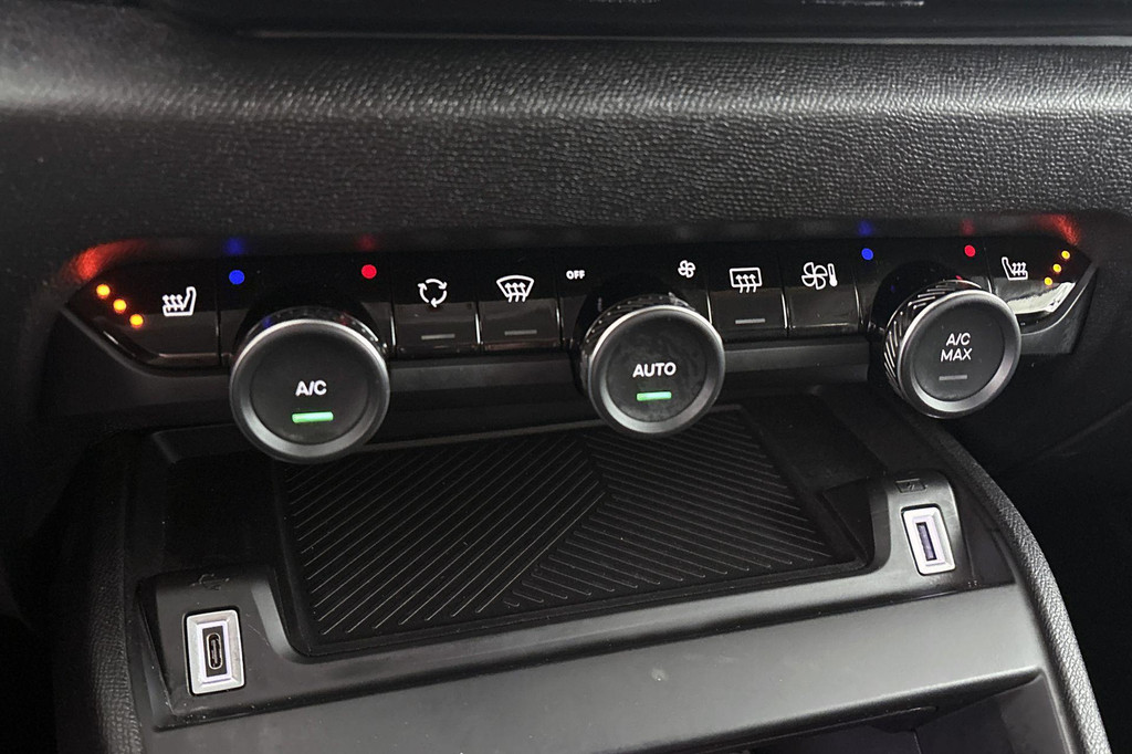 Citroën Ë-C4 (T314JD) met abonnement