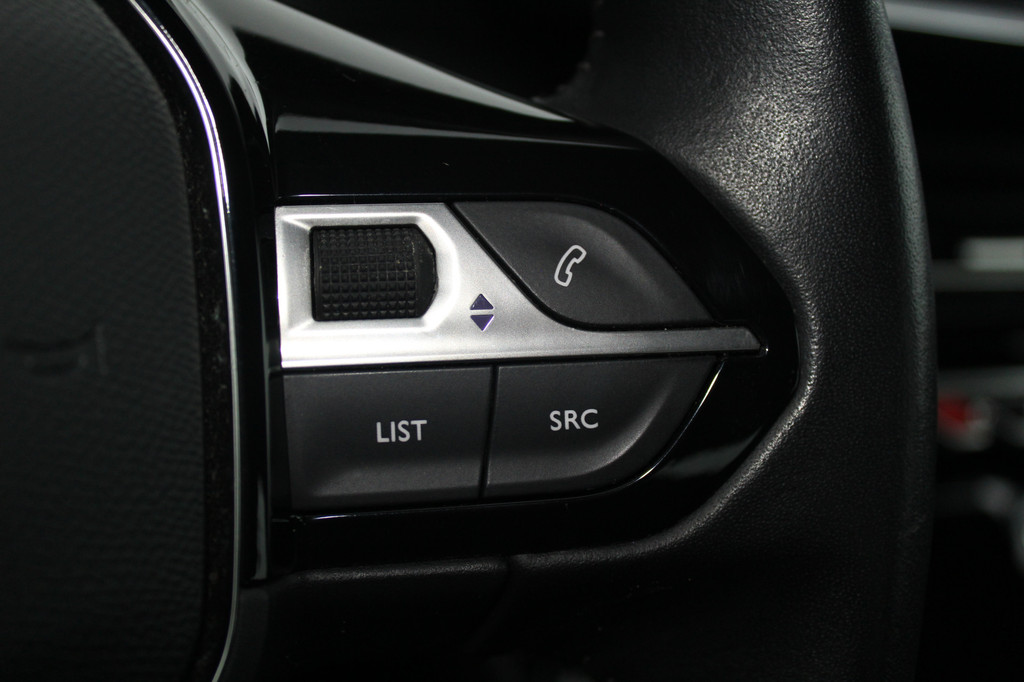 Peugeot e-208 (K762HF) met abonnement