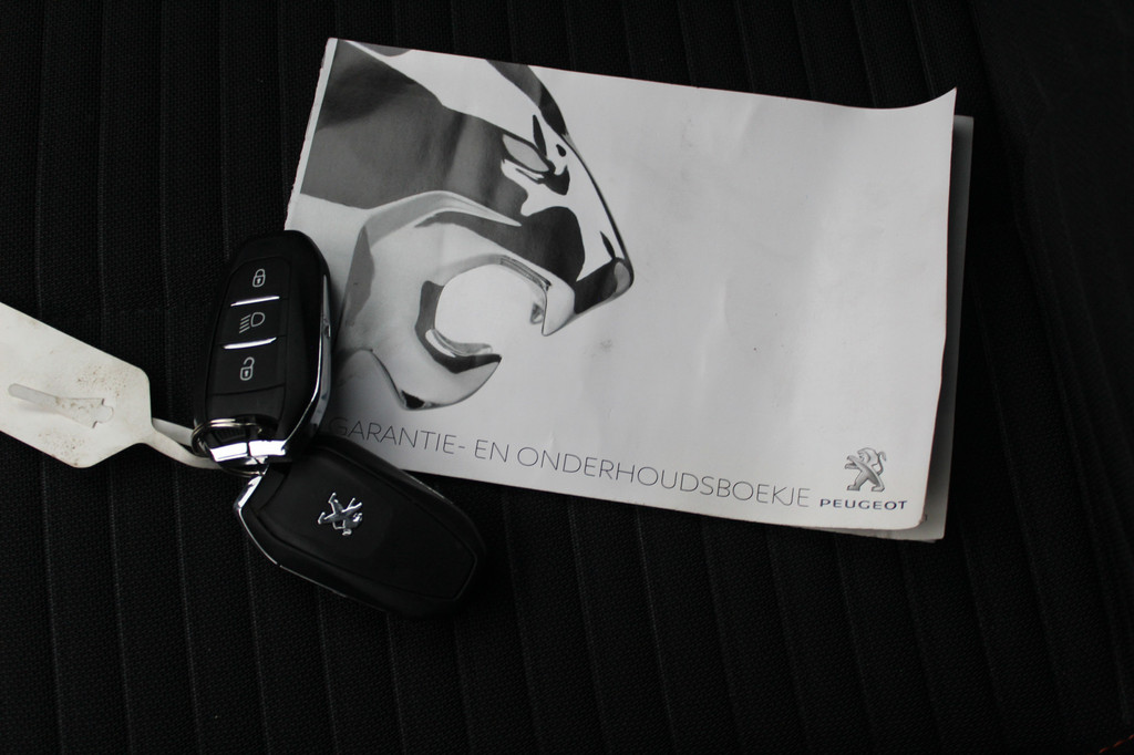 Peugeot e-208 (K762HF) met abonnement