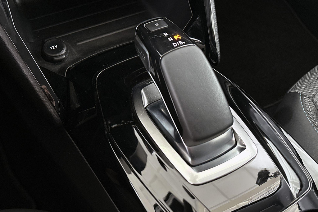 Peugeot e-208 (J647HJ) met abonnement